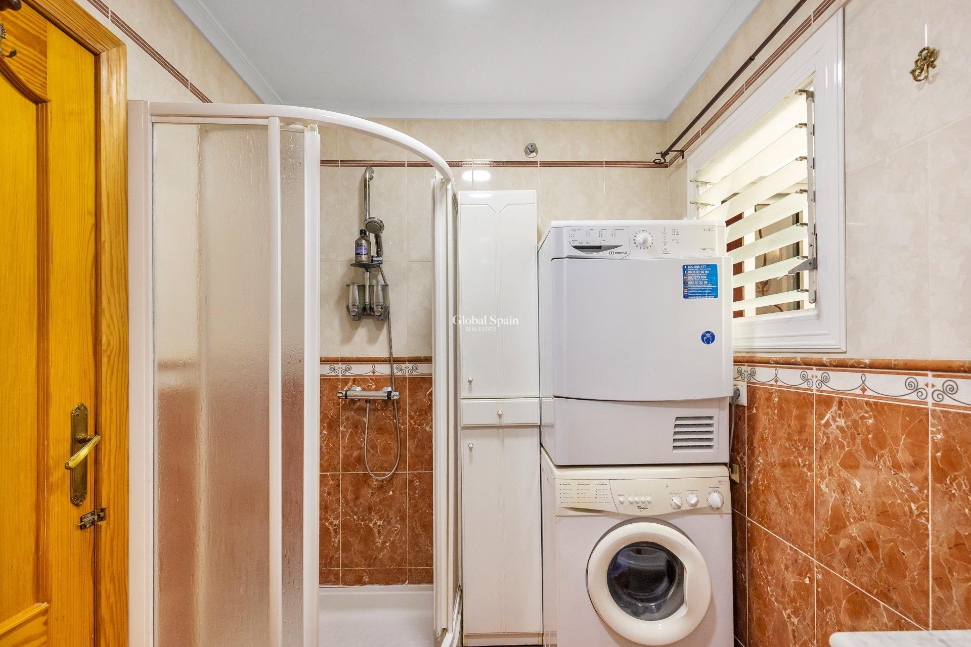 Venta - APARTAMENTO -
TORREVIEJA - Paseo maritimo