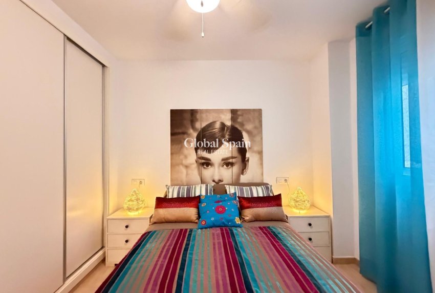 Venta - APARTAMENTO -
TORREVIEJA - Paseo maritimo