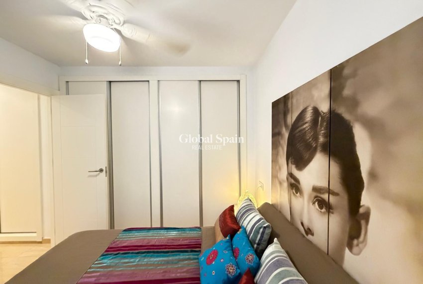 Venta - APARTAMENTO -
TORREVIEJA - Paseo maritimo