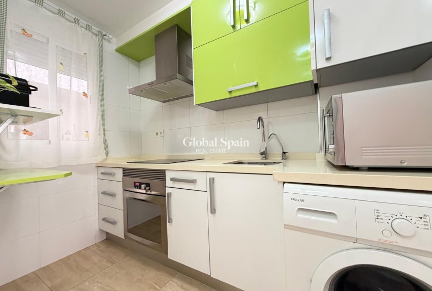 Venta - APARTAMENTO -
TORREVIEJA - Paseo maritimo