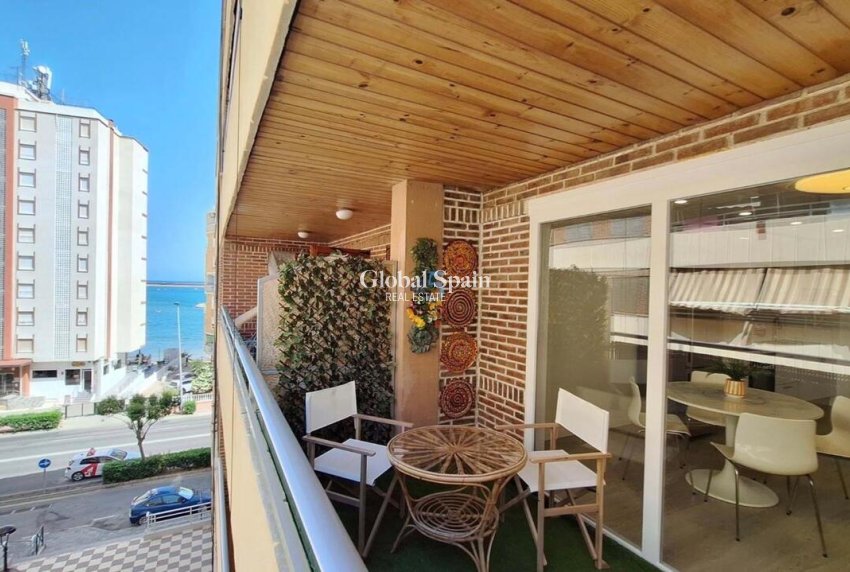 Venta - APARTAMENTO -
TORREVIEJA - Playa Acecion