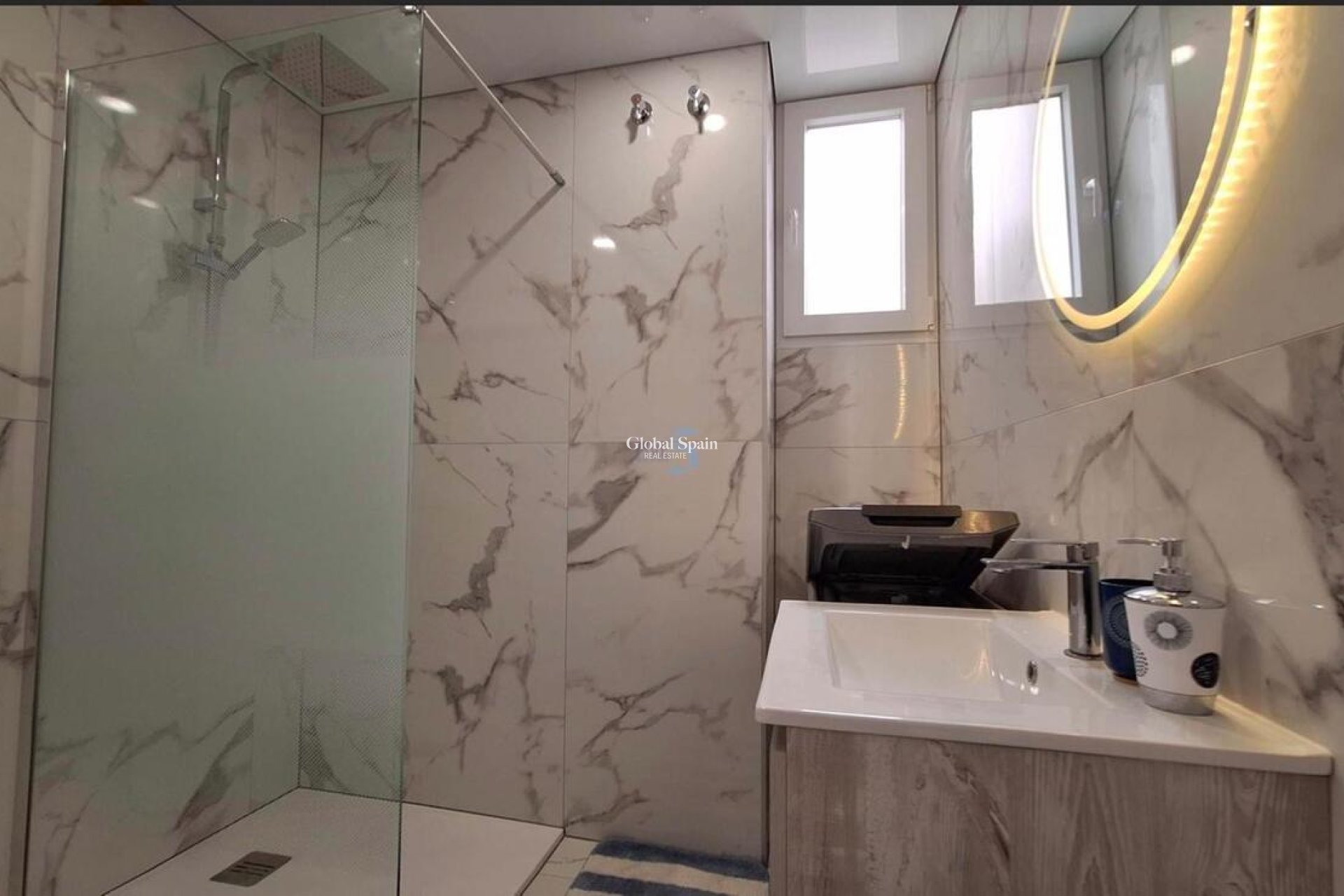 Venta - APARTAMENTO -
TORREVIEJA - Playa Acecion
