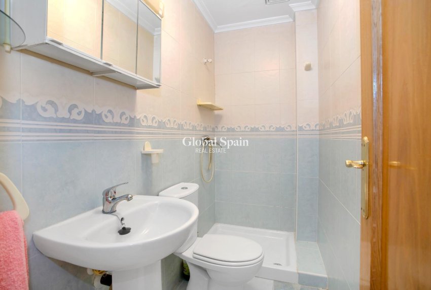 Venta - Apartamento -
TORREVIEJA - Playa de los locos