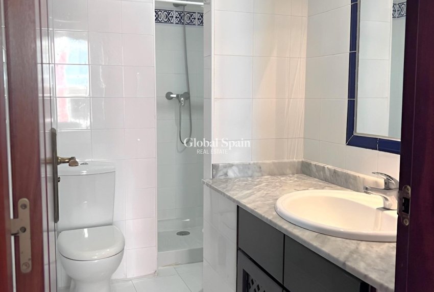 Venta - APARTAMENTO -
TORREVIEJA - Playa de los Locos