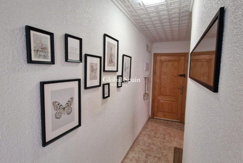 Venta - APARTAMENTO -
TORREVIEJA - Playa de los Locos