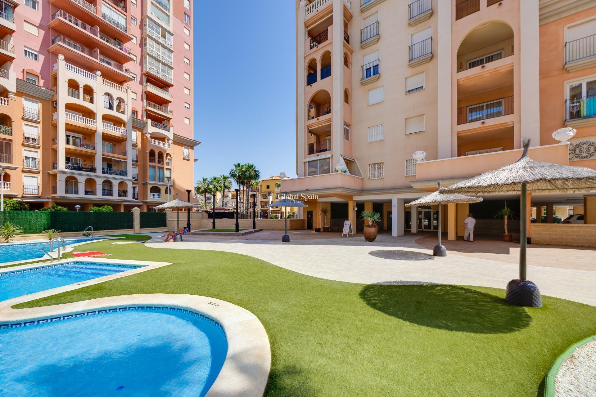 Venta - APARTAMENTO -
TORREVIEJA - Playa de los Locos