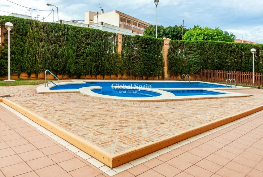 Venta - APARTAMENTO -
TORREVIEJA - Playa de los Locos