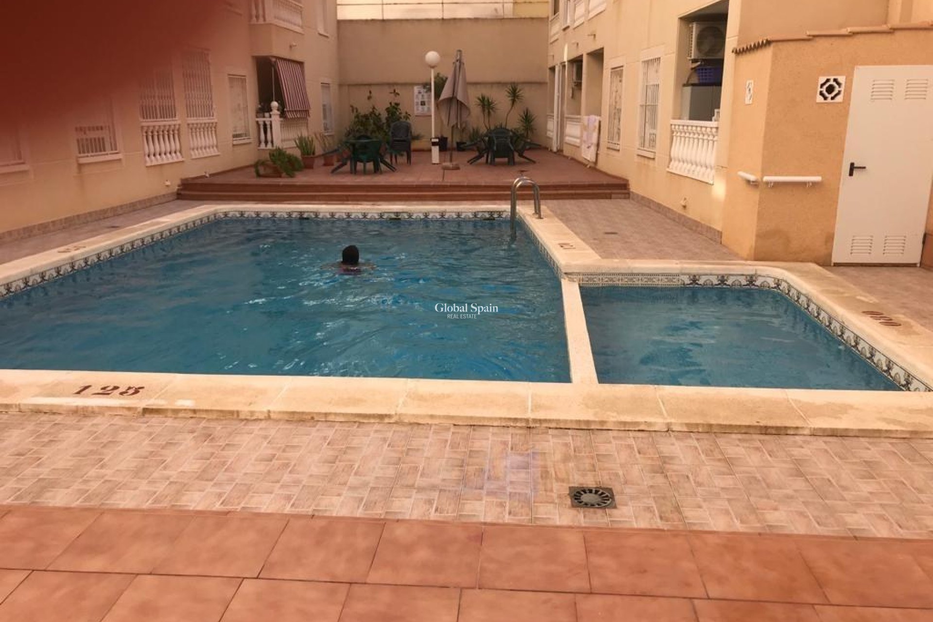 Venta - APARTAMENTO -
TORREVIEJA - Playa de los Locos