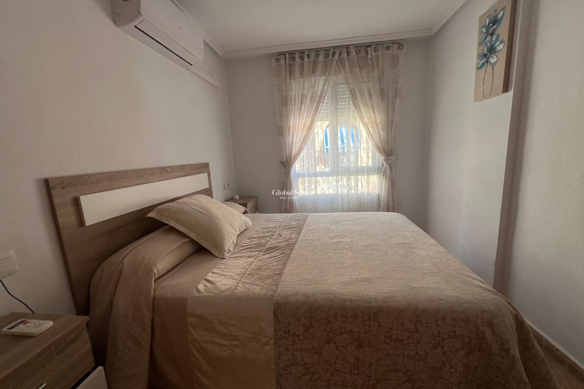 Venta - APARTAMENTO -
TORREVIEJA - Playa de los Locos