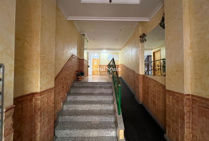 Venta - APARTAMENTO -
TORREVIEJA - Playa de los Locos