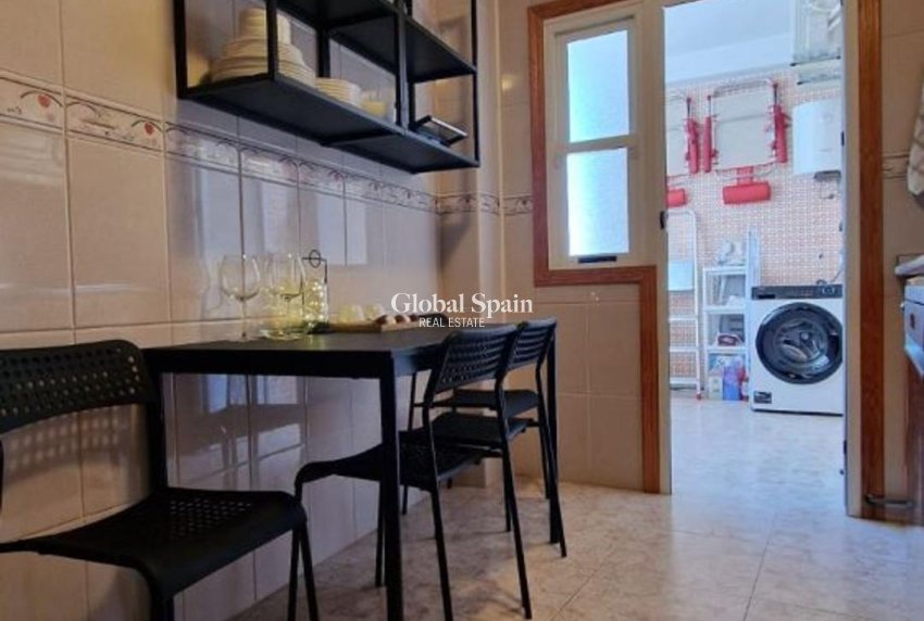 Venta - APARTAMENTO -
TORREVIEJA - Playa de los Locos