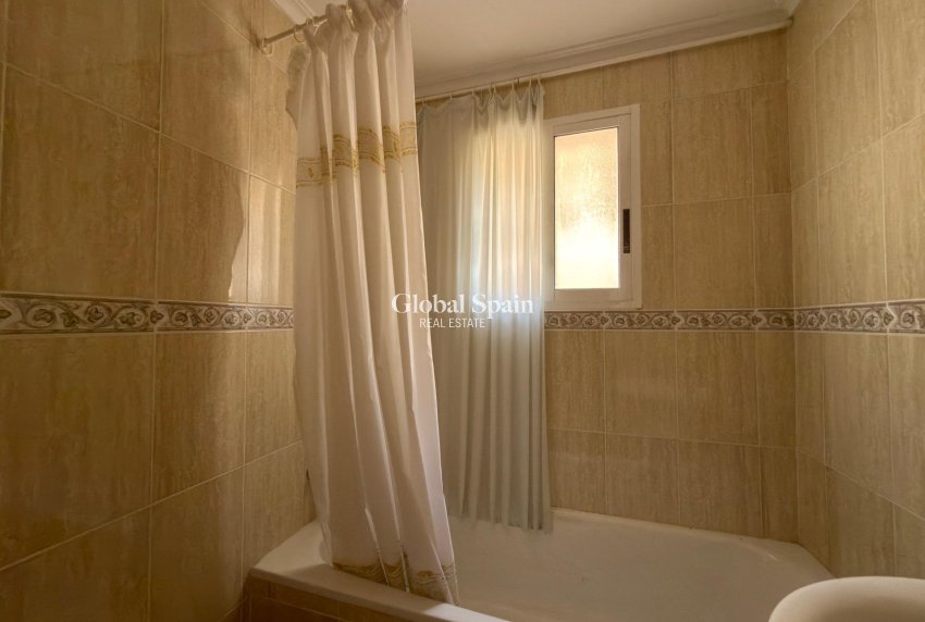 Venta - APARTAMENTO -
TORREVIEJA - Playa de los Locos