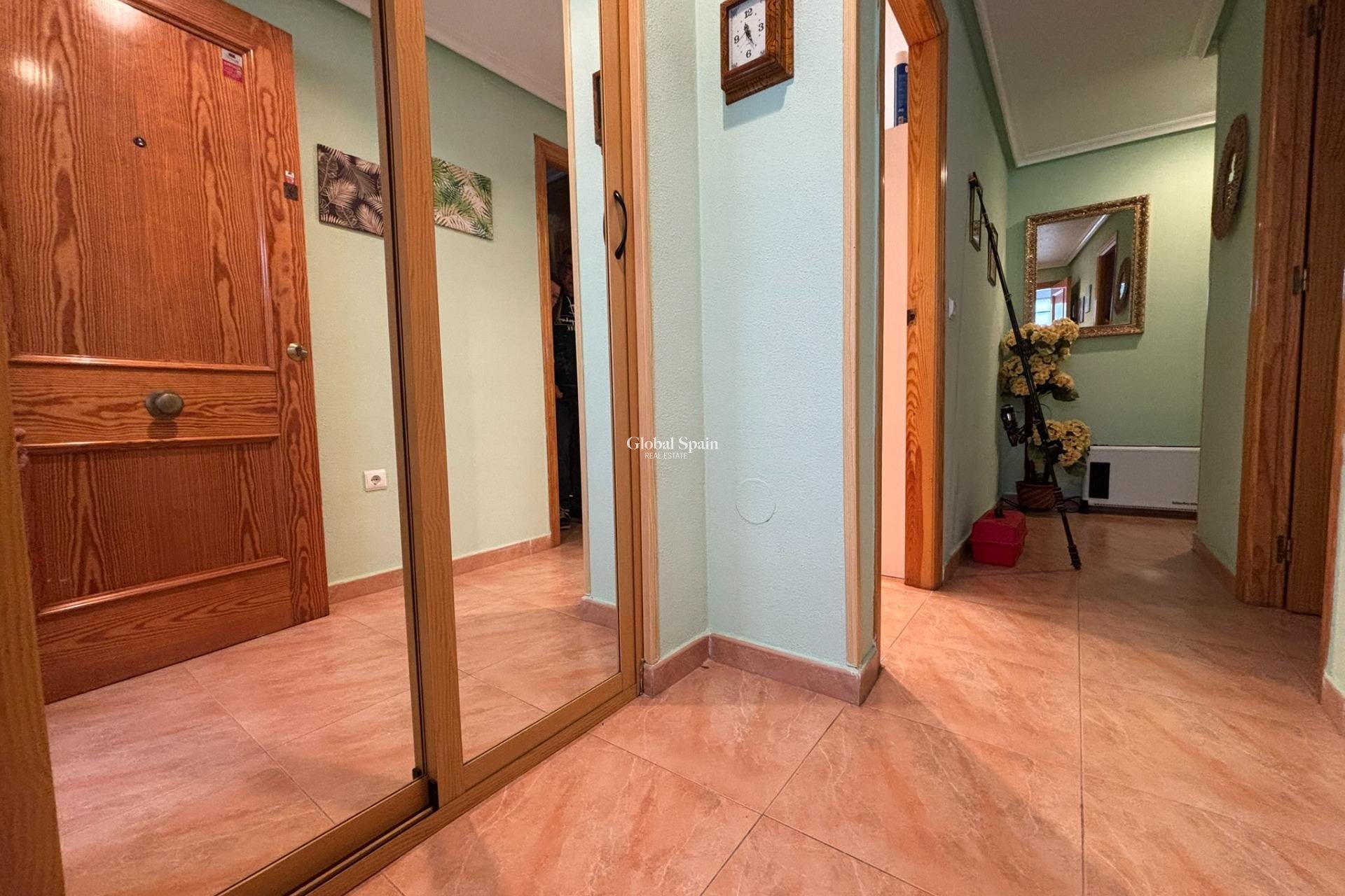 Venta - APARTAMENTO -
TORREVIEJA - Playa de los Locos