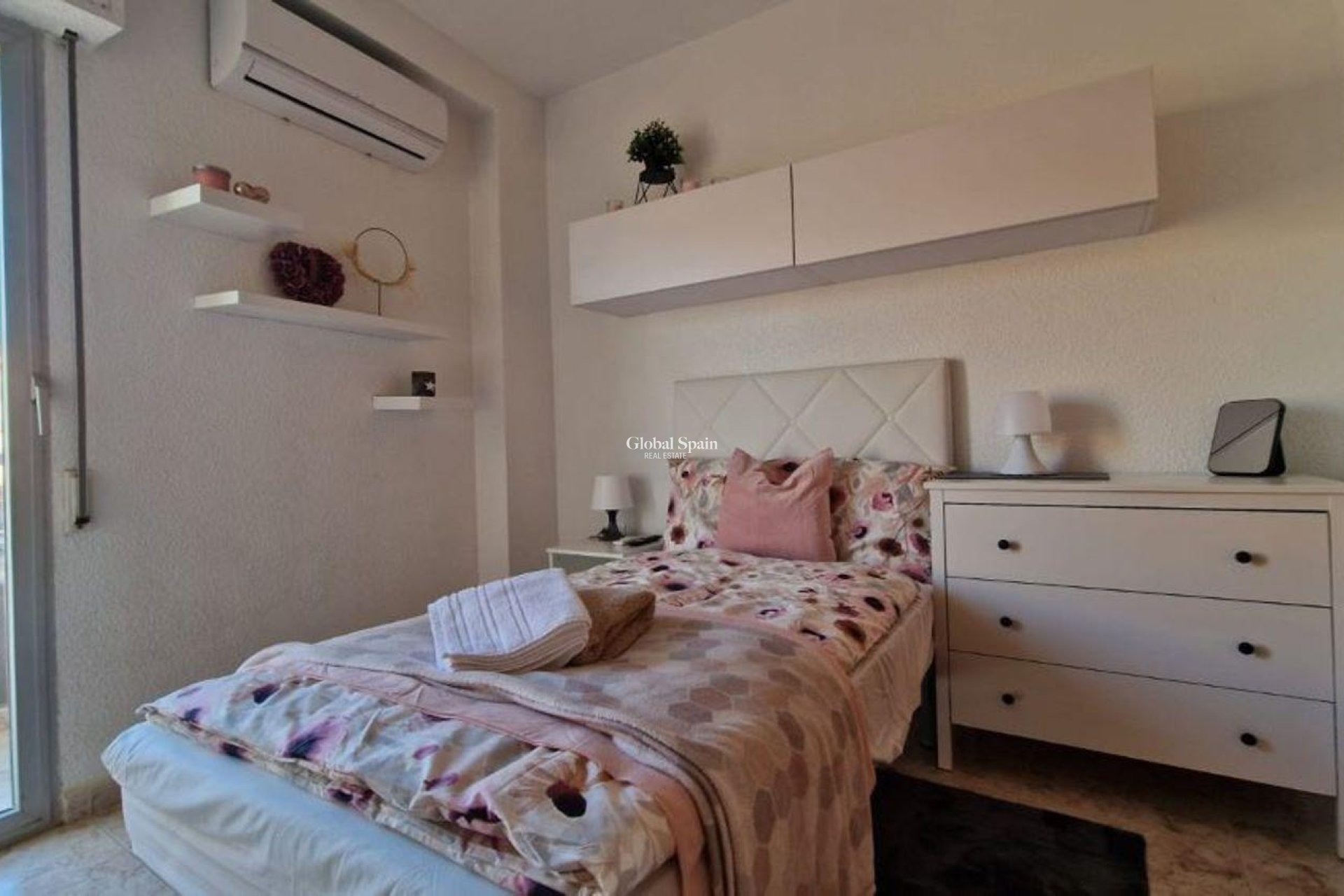 Venta - APARTAMENTO -
TORREVIEJA - Playa de los Locos