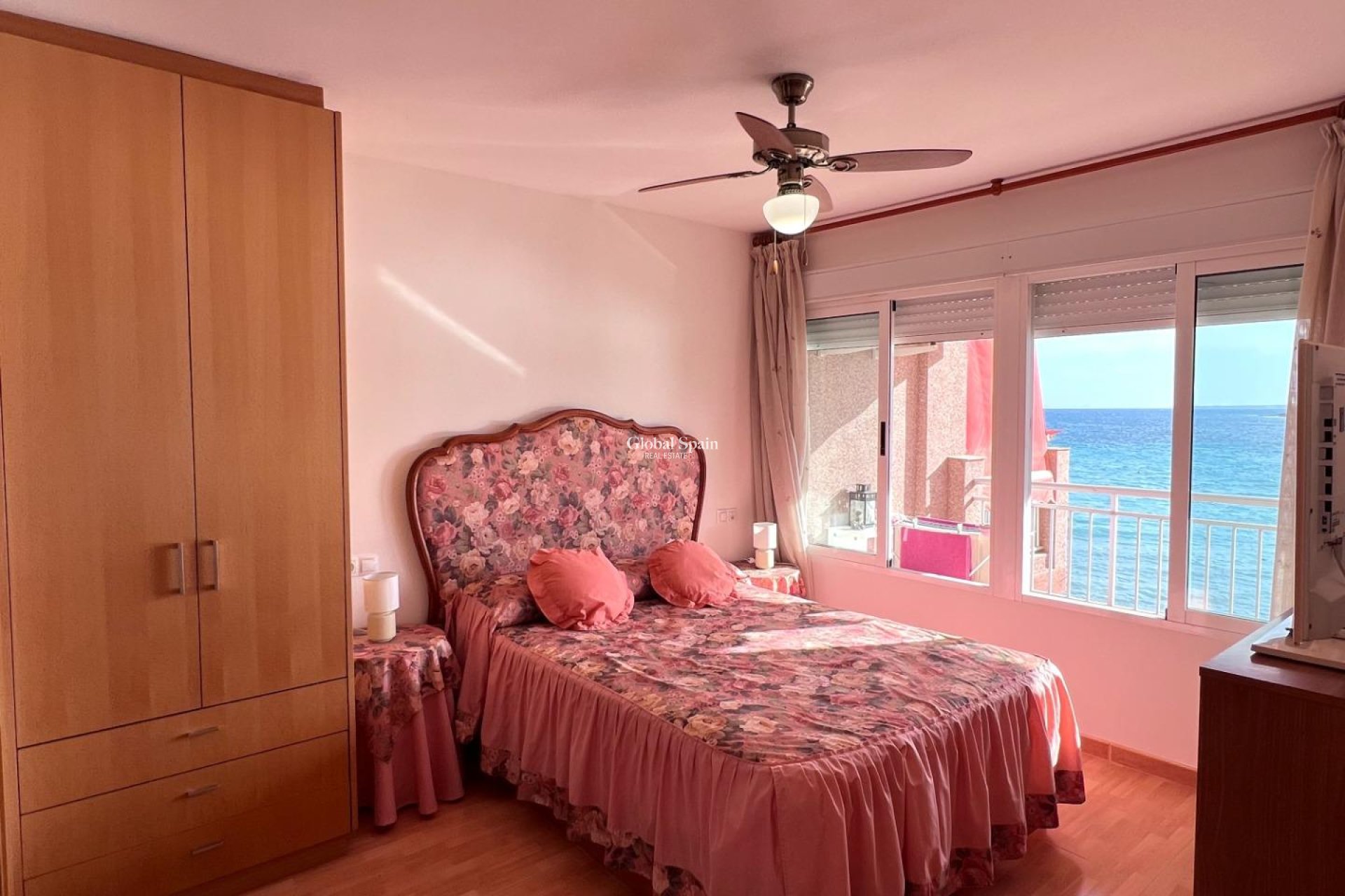 Venta - APARTAMENTO -
TORREVIEJA - Playa de los Locos