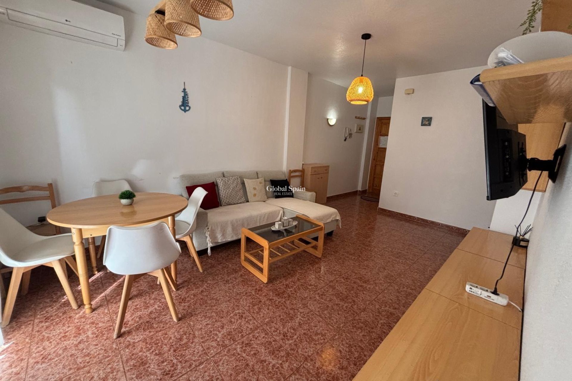 Venta - APARTAMENTO -
TORREVIEJA - Playa de los Locos