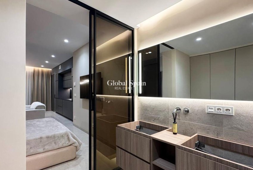 Venta - APARTAMENTO -
TORREVIEJA - Playa de los Locos