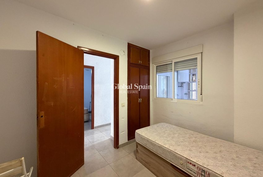 Venta - APARTAMENTO -
TORREVIEJA - Playa de los Locos