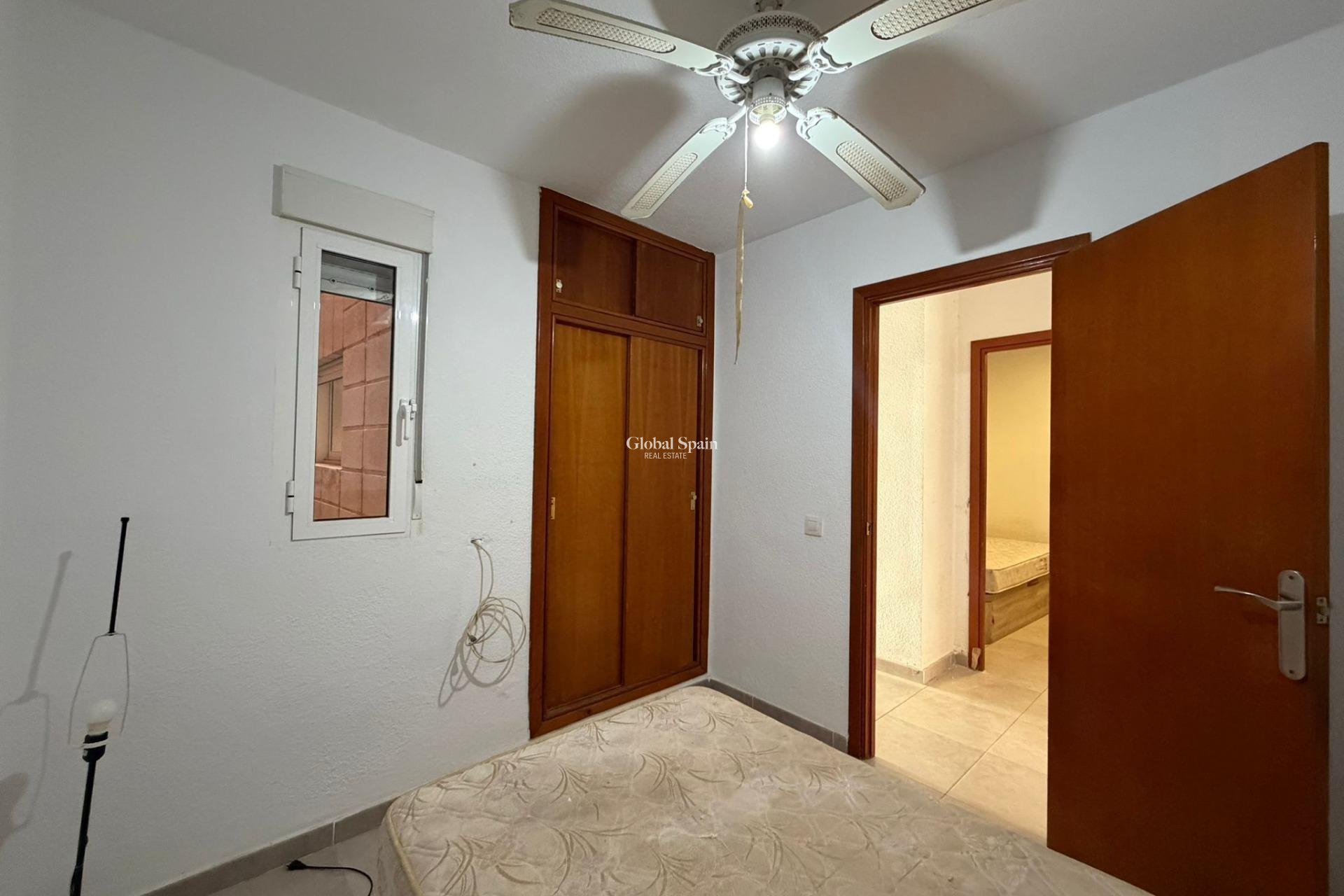 Venta - APARTAMENTO -
TORREVIEJA - Playa de los Locos
