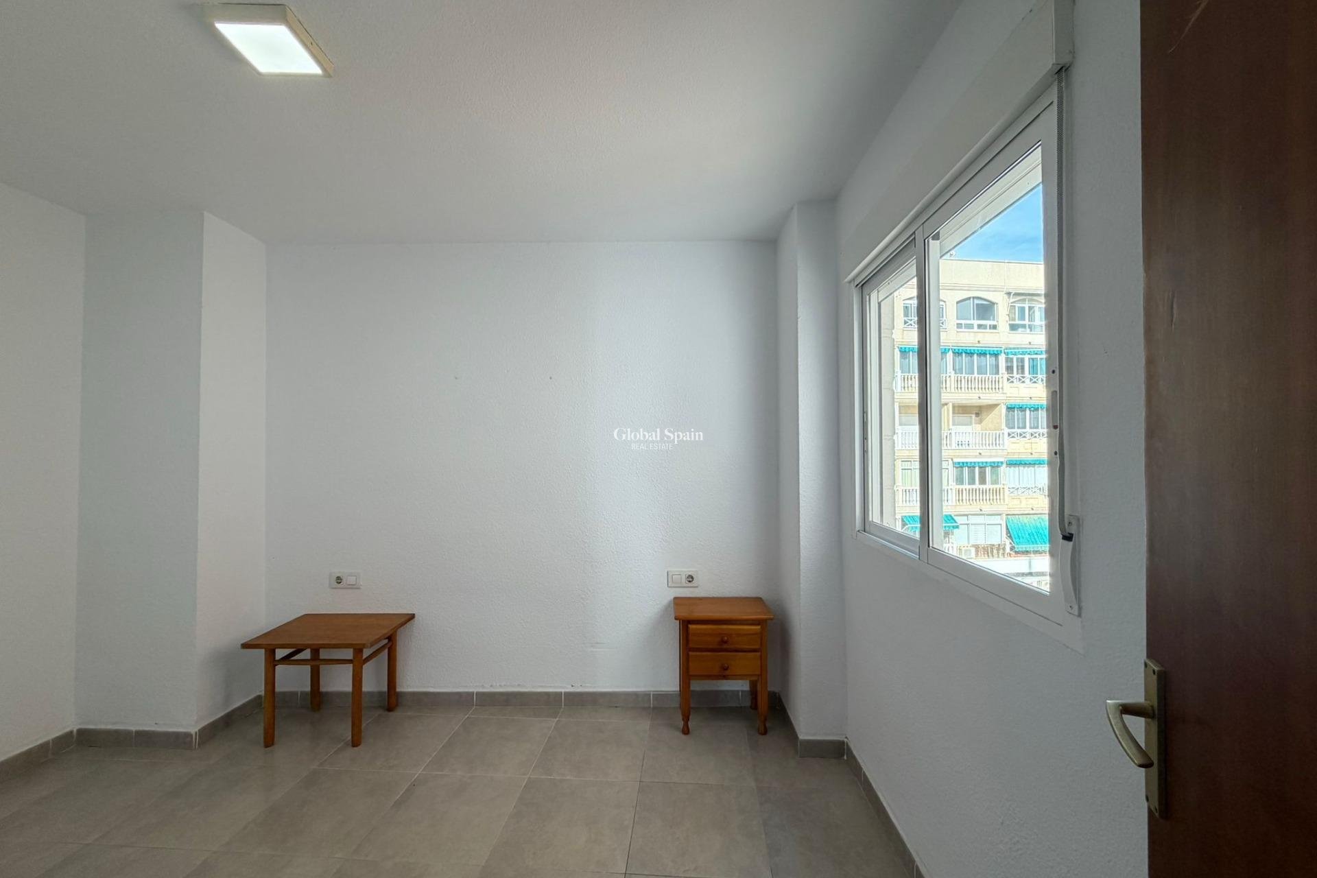 Venta - APARTAMENTO -
TORREVIEJA - Playa de los Locos