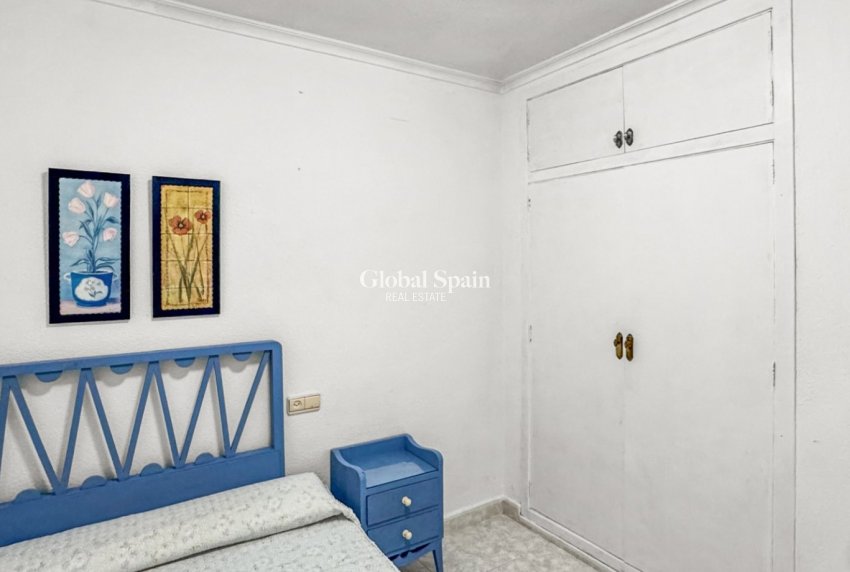 Venta - APARTAMENTO -
TORREVIEJA - Playa de los Locos