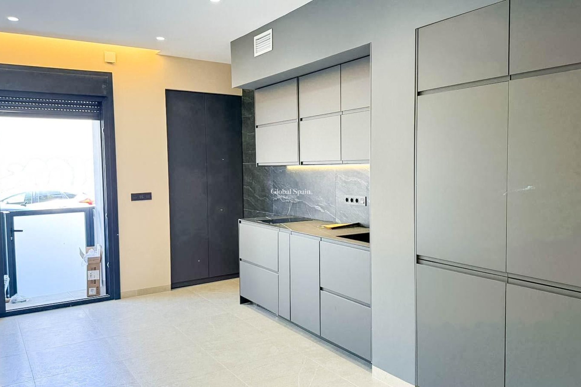 Venta - APARTAMENTO -
TORREVIEJA - Playa de los Locos