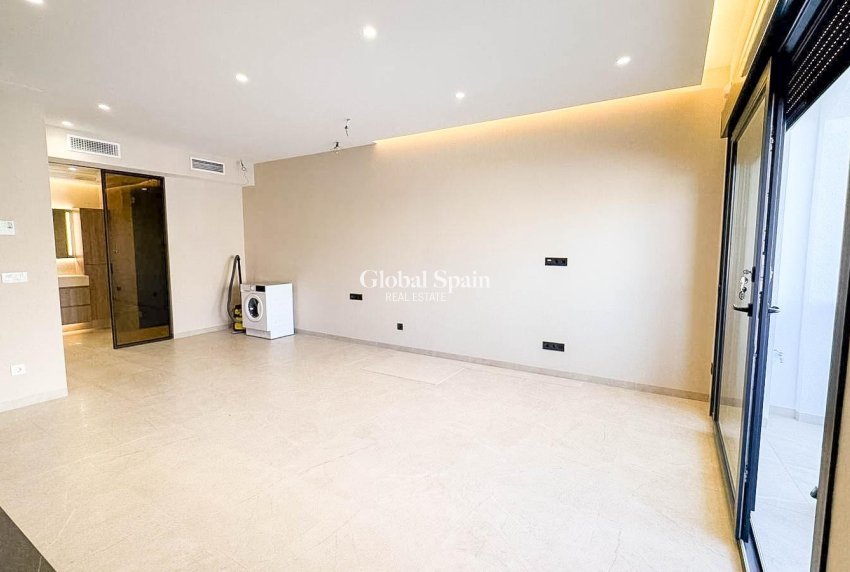 Venta - APARTAMENTO -
TORREVIEJA - Playa de los Locos