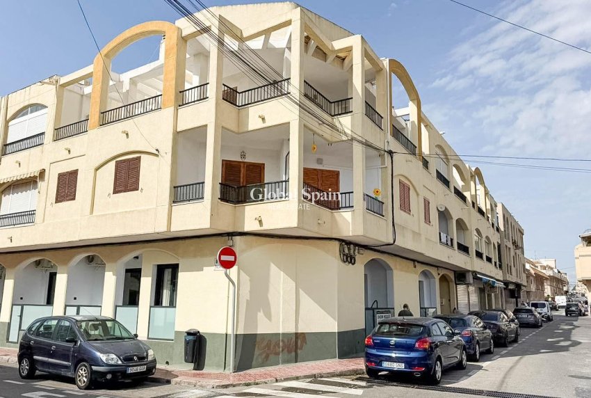 Venta - APARTAMENTO -
TORREVIEJA - Playa de los Locos