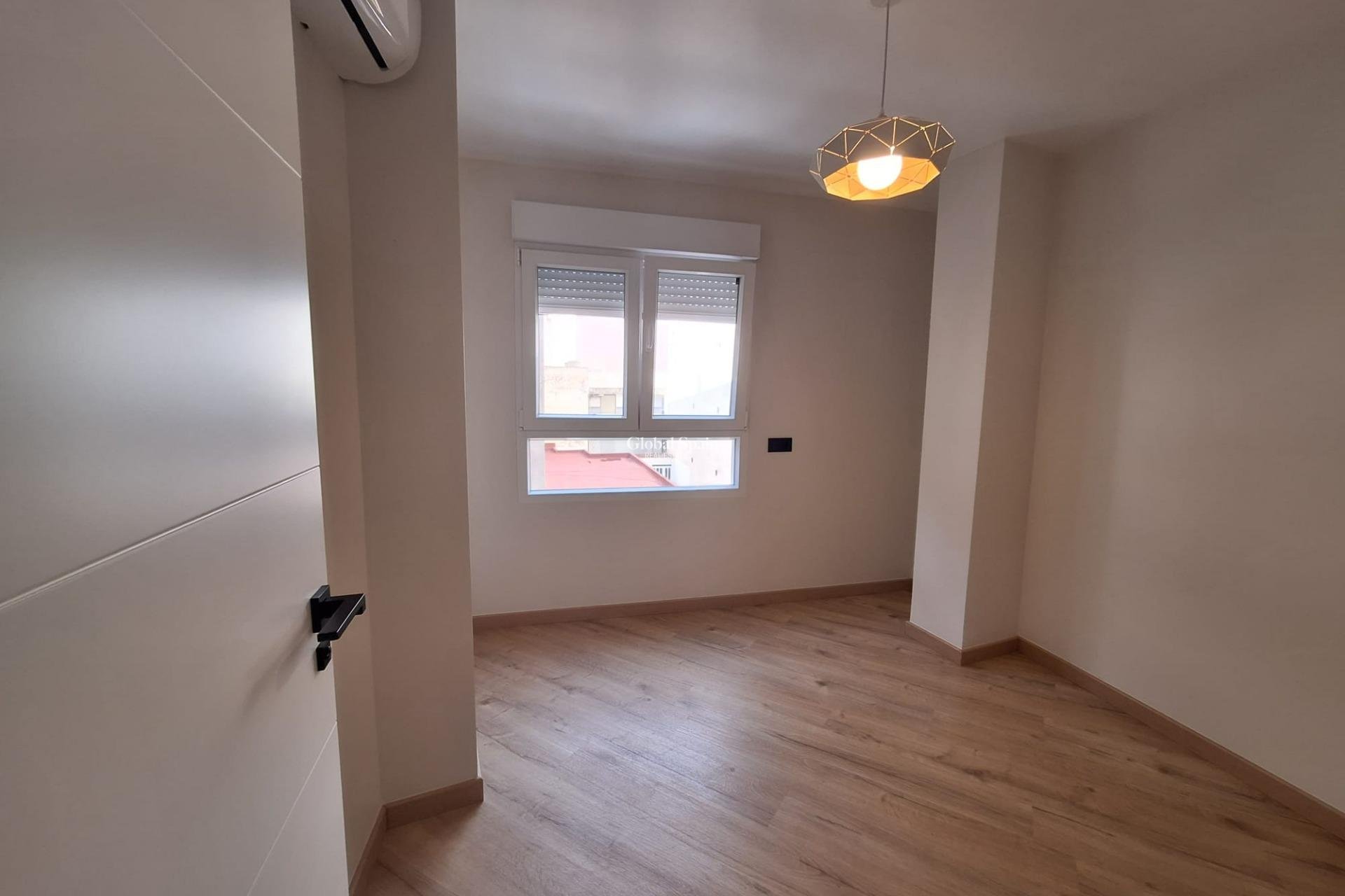 Venta - APARTAMENTO -
TORREVIEJA - Playa de los Locos