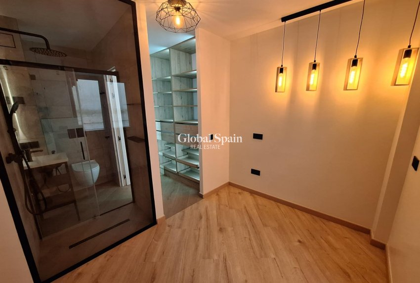 Venta - APARTAMENTO -
TORREVIEJA - Playa de los Locos