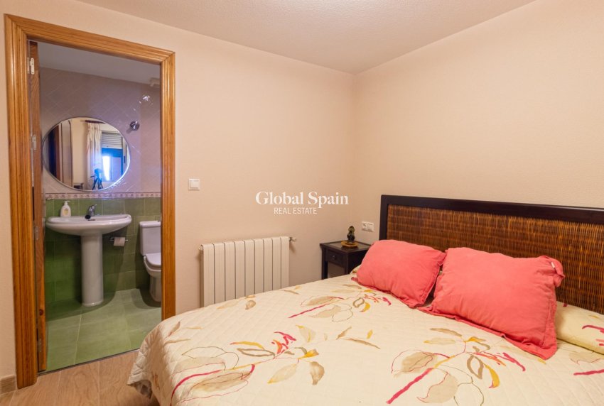 Venta - APARTAMENTO -
TORREVIEJA - Playa de los locos
