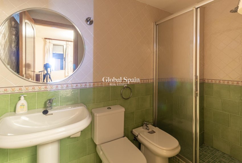Venta - APARTAMENTO -
TORREVIEJA - Playa de los locos