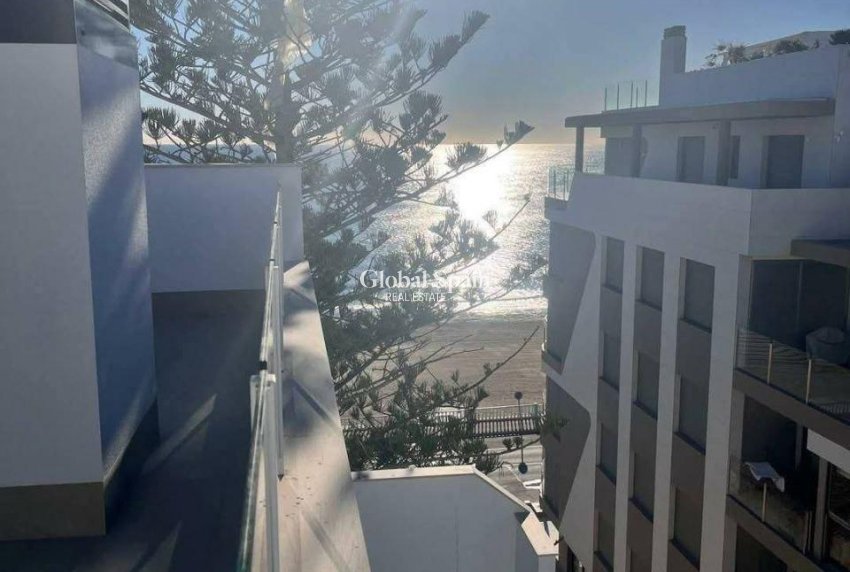 Venta - APARTAMENTO -
TORREVIEJA - Playa de los Locos