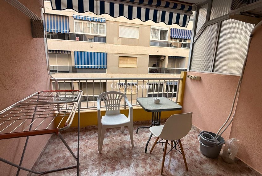 Venta - APARTAMENTO -
TORREVIEJA - Playa de los Locos