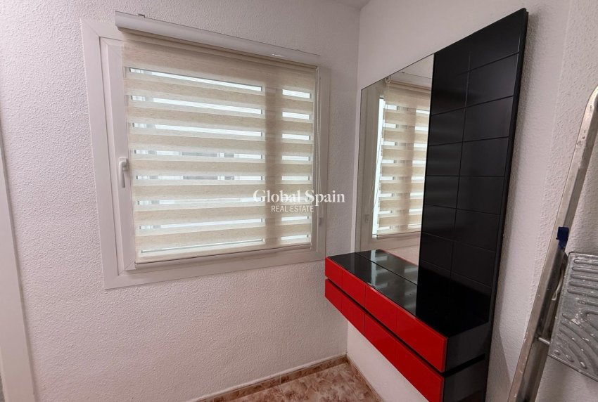 Venta - APARTAMENTO -
TORREVIEJA - Playa de los Locos