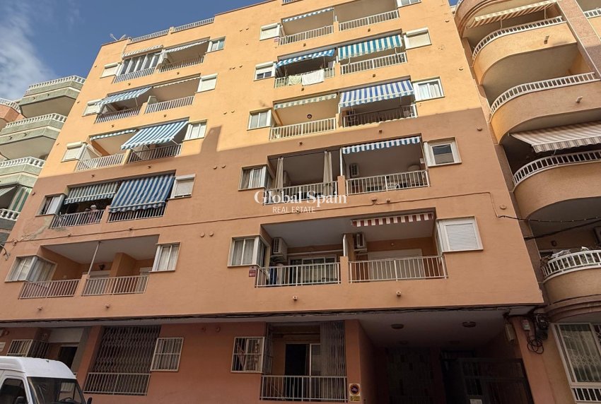 Venta - APARTAMENTO -
TORREVIEJA - Playa de los Locos