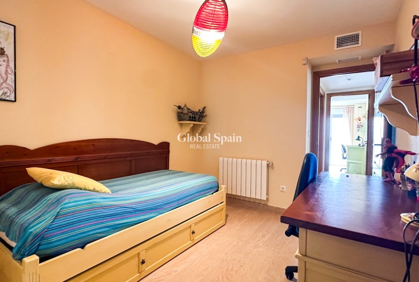Venta - APARTAMENTO -
TORREVIEJA - Playa de los Locos