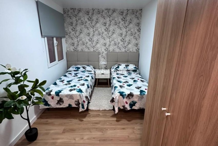 Venta - APARTAMENTO -
TORREVIEJA - Playa de los Locos