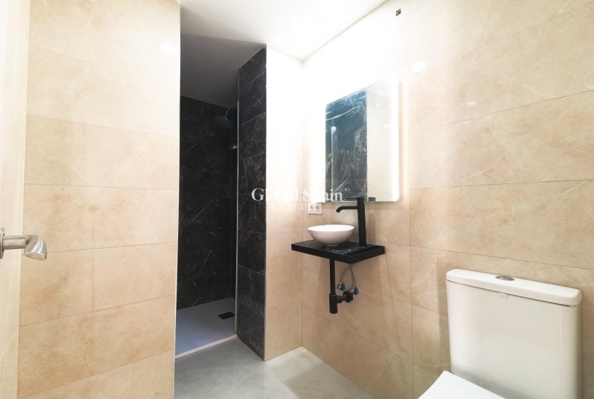 Venta - APARTAMENTO -
TORREVIEJA - Playa De Los Náufragos