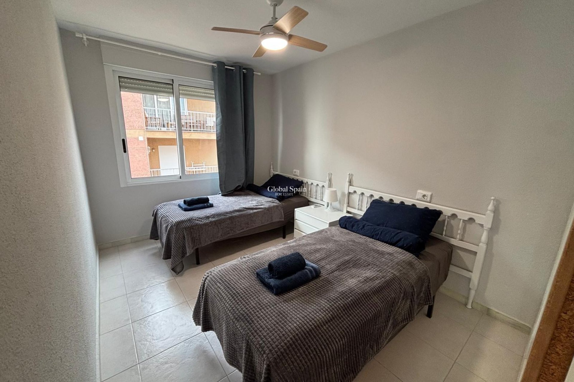 Venta - APARTAMENTO -
TORREVIEJA - Playa De Los Náufragos