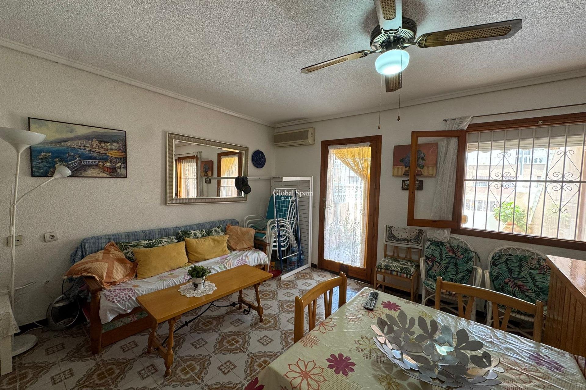Venta - APARTAMENTO -
TORREVIEJA - Playa de los Naufragos