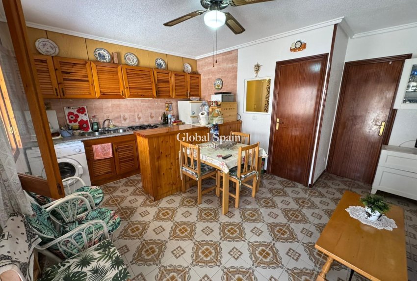 Venta - APARTAMENTO -
TORREVIEJA - Playa de los Naufragos
