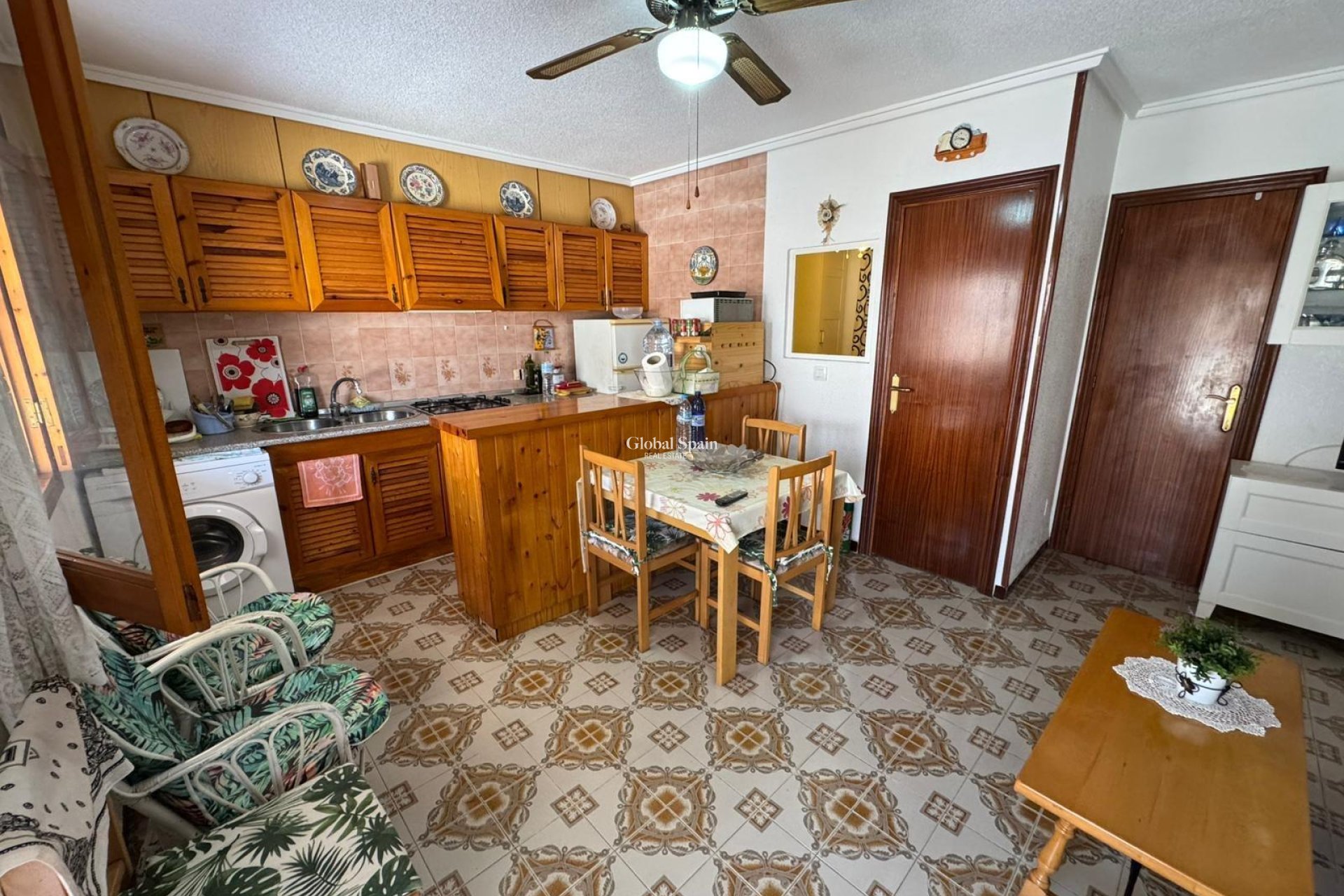 Venta - APARTAMENTO -
TORREVIEJA - Playa de los Naufragos