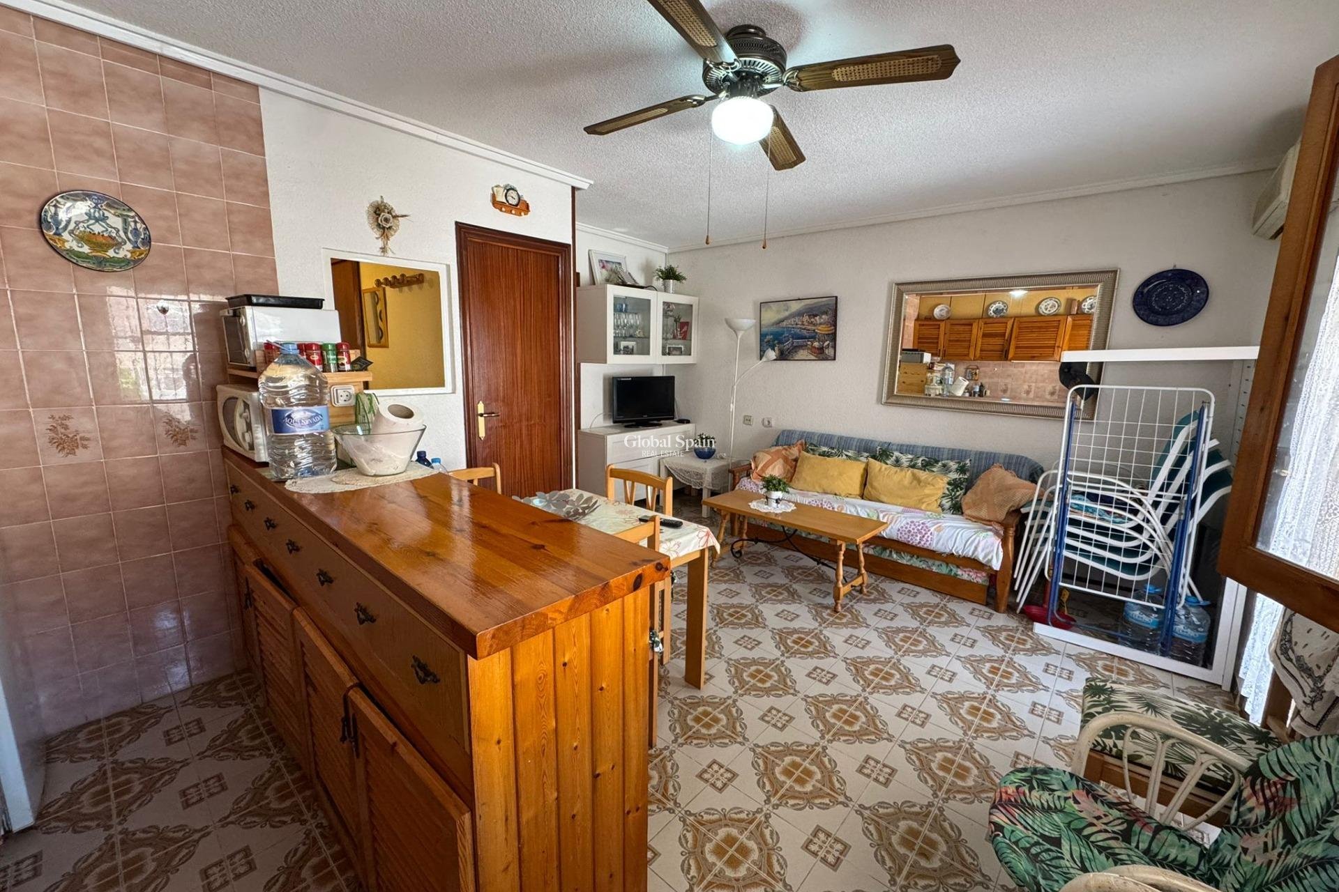 Venta - APARTAMENTO -
TORREVIEJA - Playa de los Naufragos