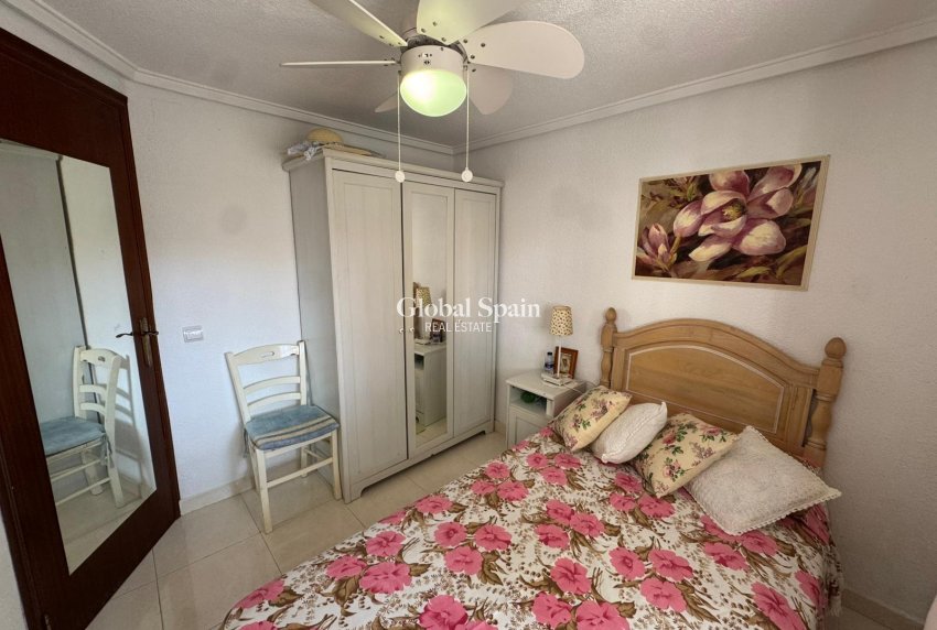 Venta - APARTAMENTO -
TORREVIEJA - Playa de los Naufragos