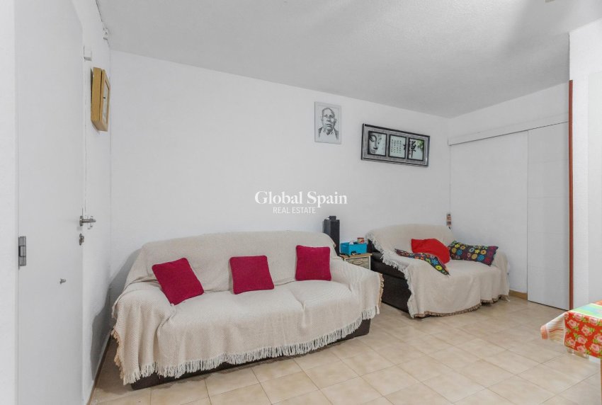 Venta - APARTAMENTO -
TORREVIEJA - Playa de los Naufragos