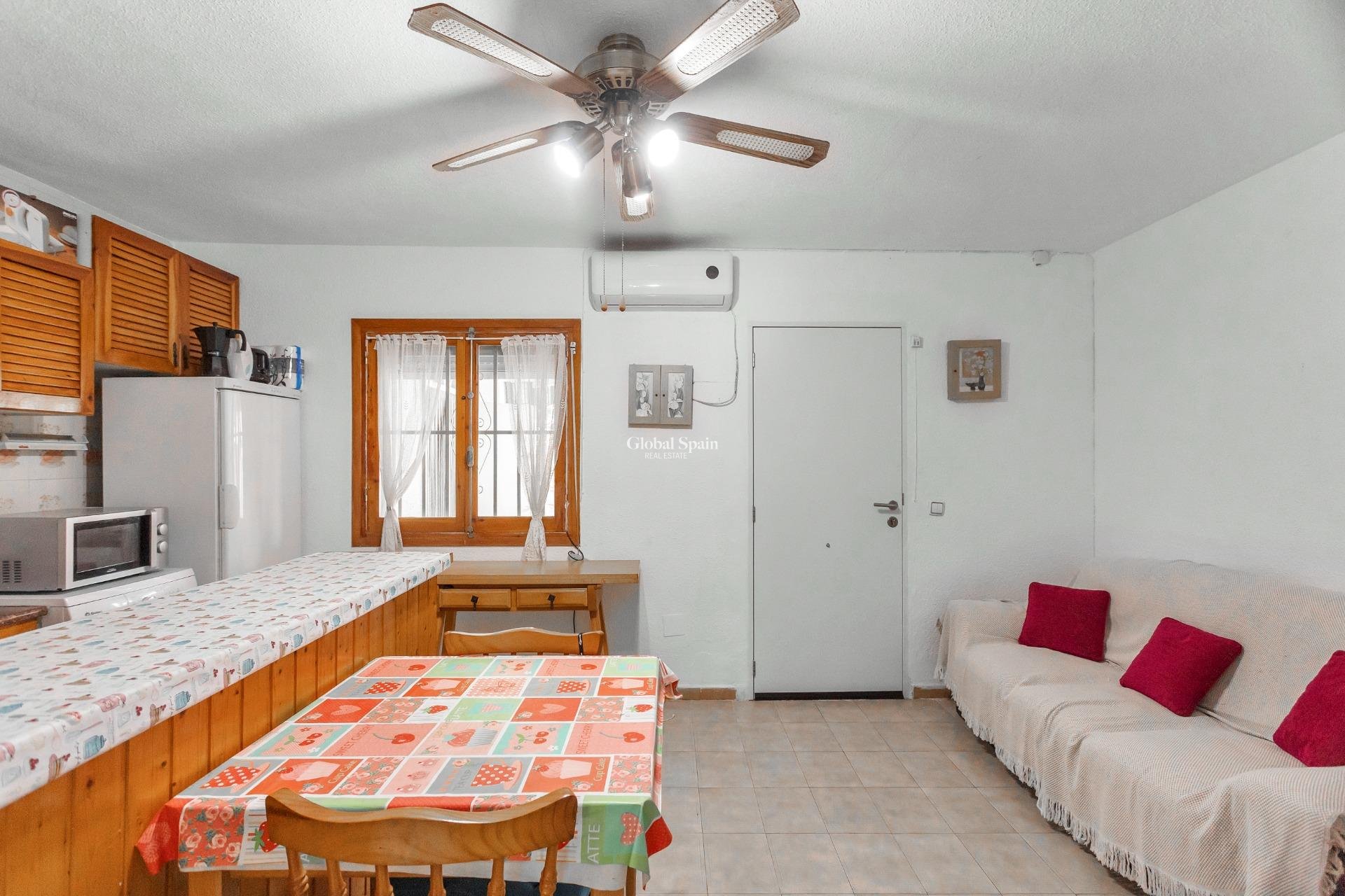 Venta - APARTAMENTO -
TORREVIEJA - Playa de los Naufragos