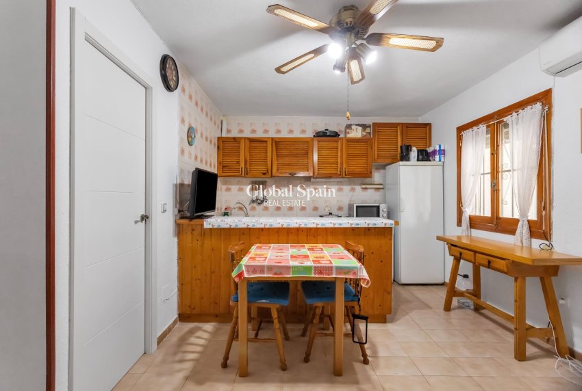 Venta - APARTAMENTO -
TORREVIEJA - Playa de los Naufragos