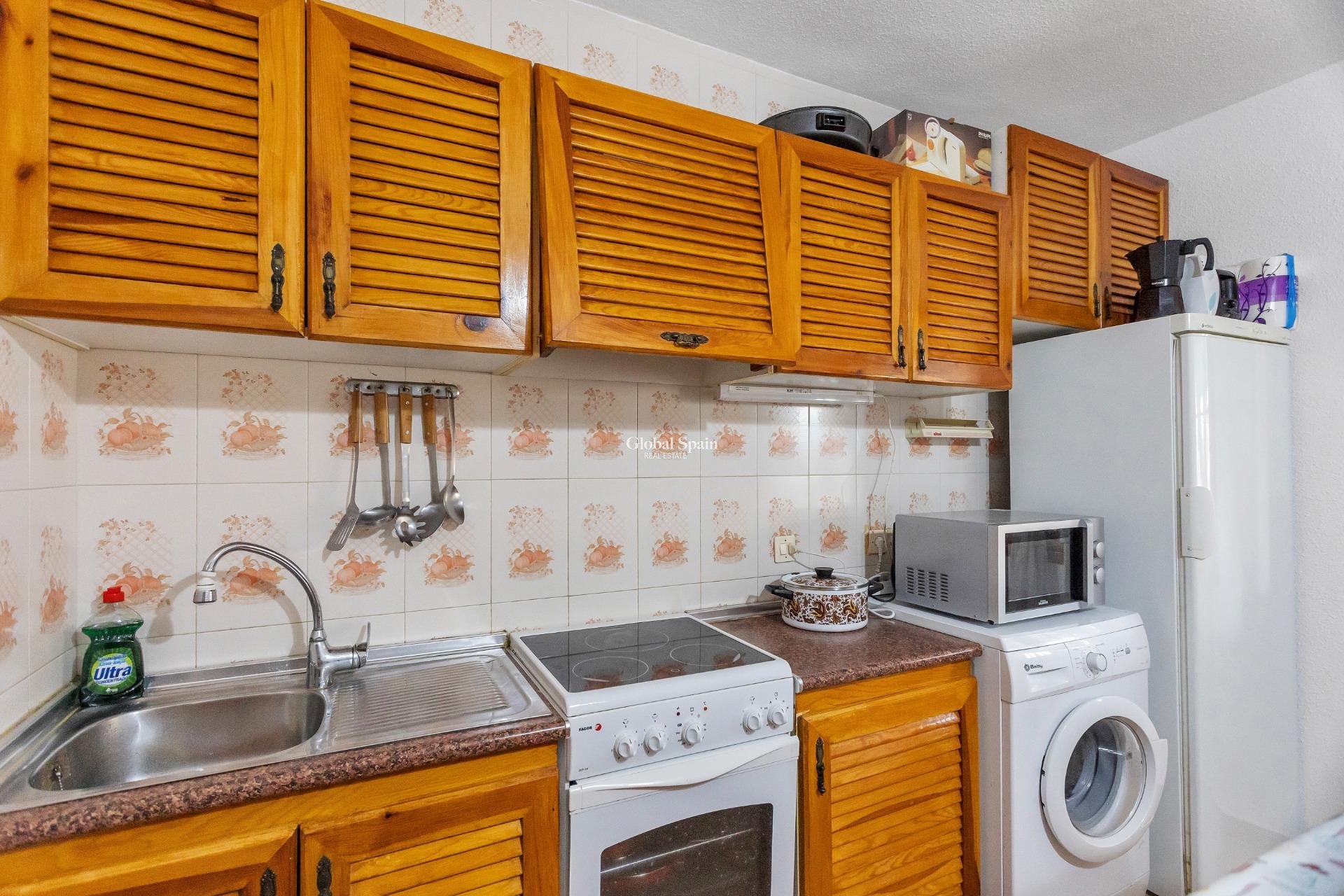Venta - APARTAMENTO -
TORREVIEJA - Playa de los Naufragos