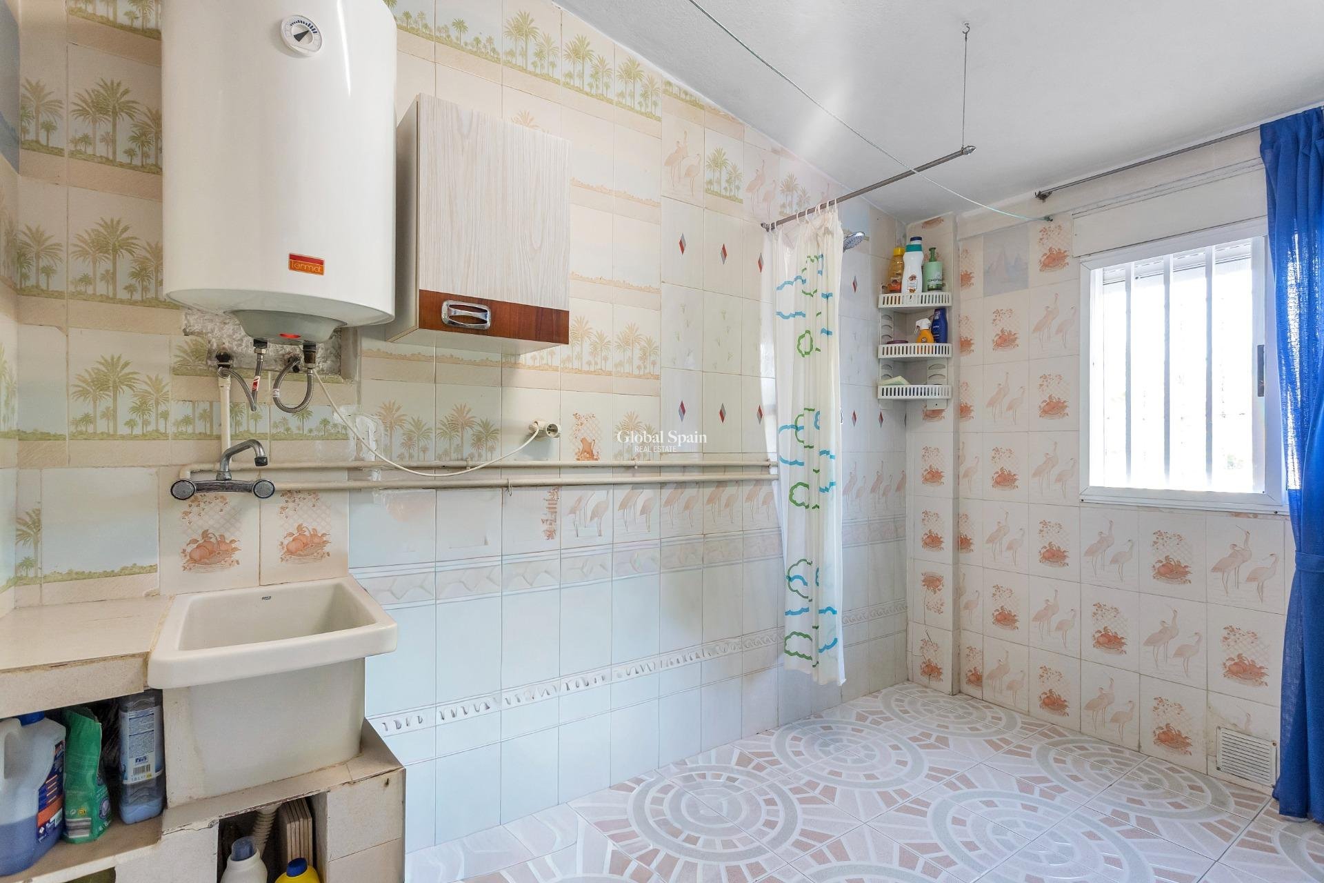 Venta - APARTAMENTO -
TORREVIEJA - Playa de los Naufragos